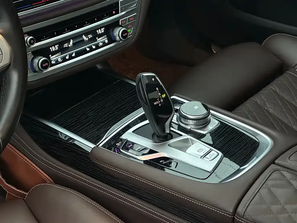 BMW 7 Series 2022 из CN, фото 3