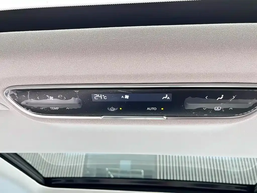 Buick Century 2024 из CN, фото 6