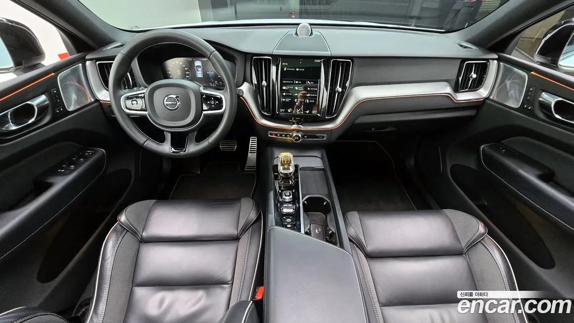 Volvo XC60 — фото 10