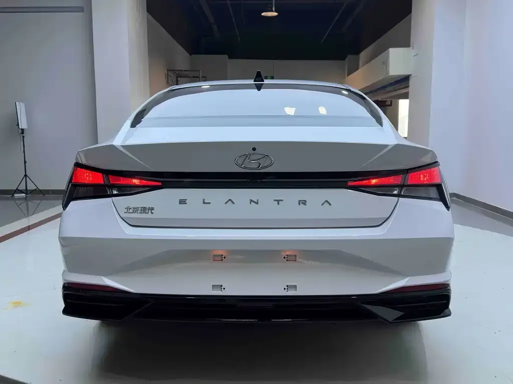 Hyundai Elantra 2022 из CN, фото 3