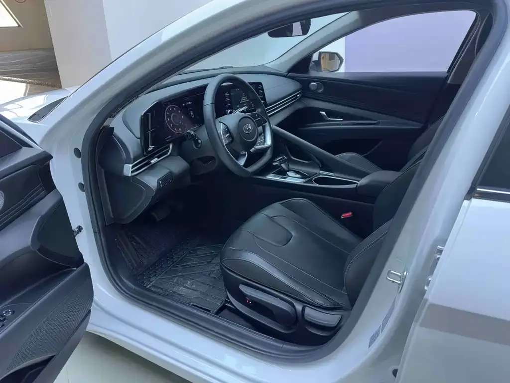Hyundai Elantra 2022 из CN, фото 6