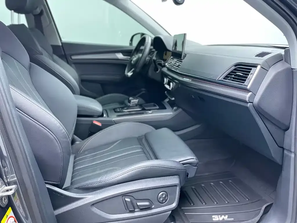 Audi Q5L 2022 из CN, фото 5