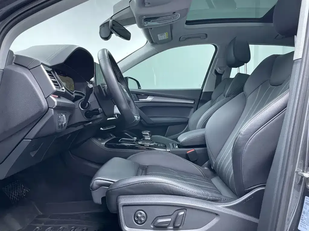 Audi Q5L 2022 из CN, фото 2