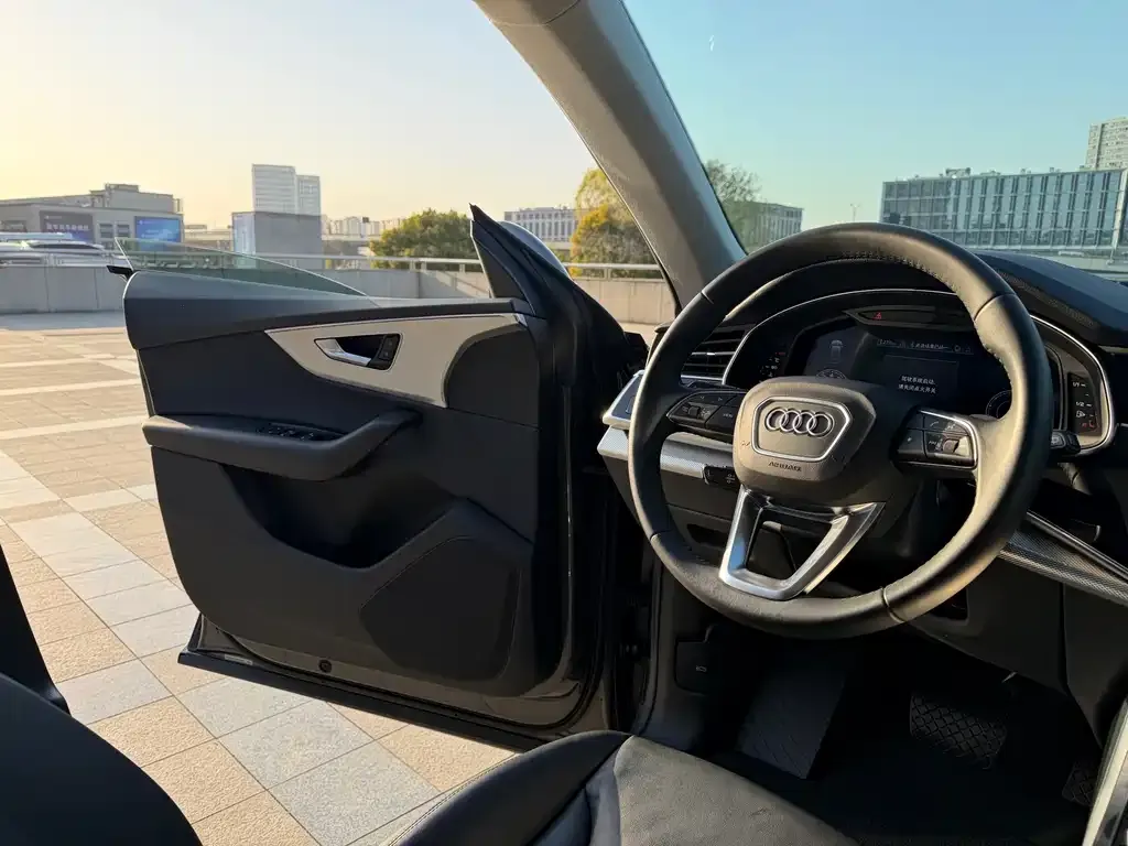 Audi Q8 2021 из CN, фото 10