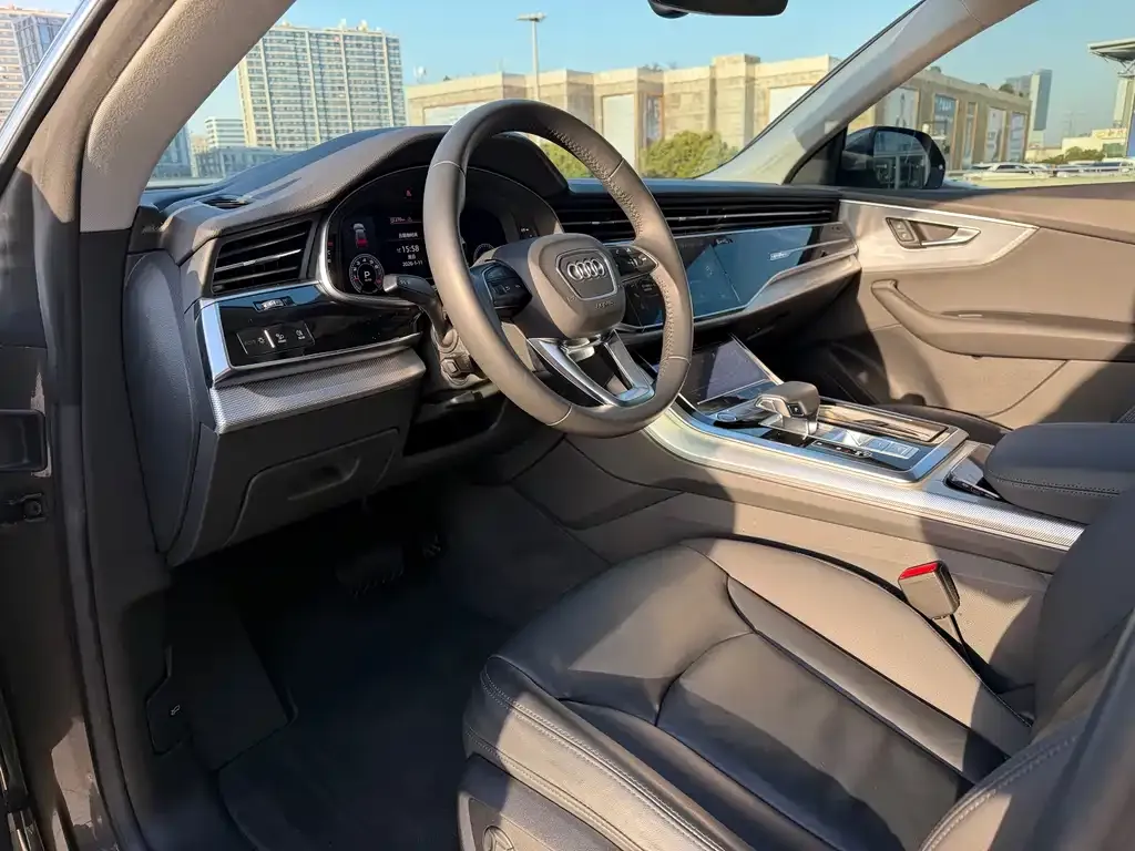 Audi Q8 2021 из CN, фото 3