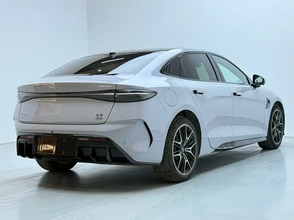 BYD Seal — фото 8