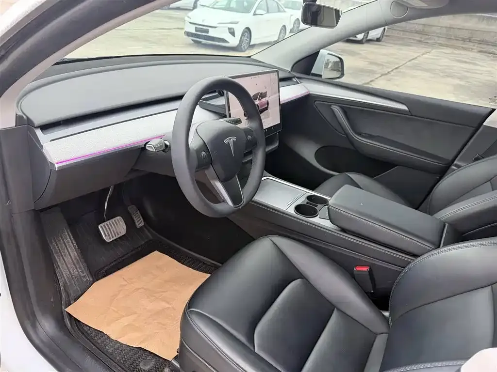 Tesla Model Y 2023 из CN, фото 5