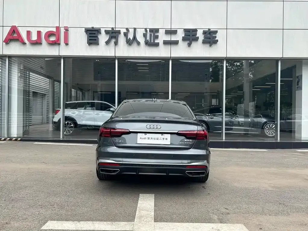 Audi A4L 2023 из CN, фото 4