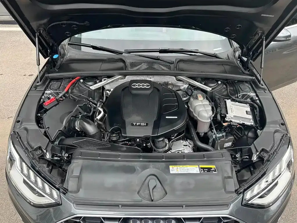 Audi A4L 2023 из CN, фото 9
