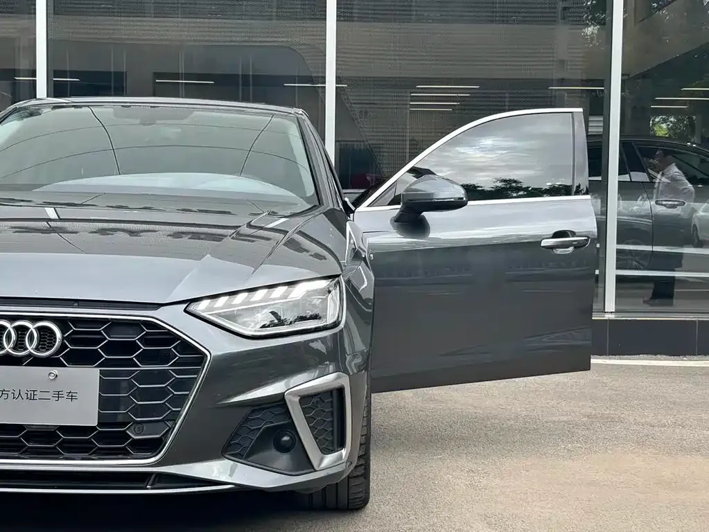 Audi A4L 2023 из CN, фото 8