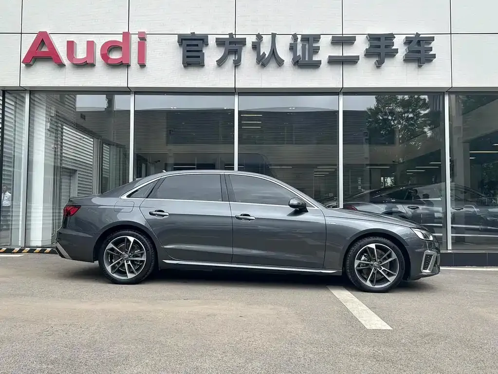 Audi A4L 2023 из CN, фото 6