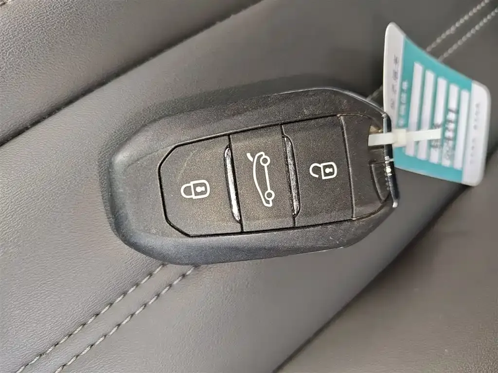 Peugeot 408 2023 из CN, фото 8