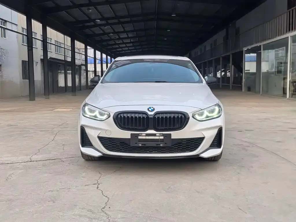 BMW 1 Series 2021 из CN, фото 2