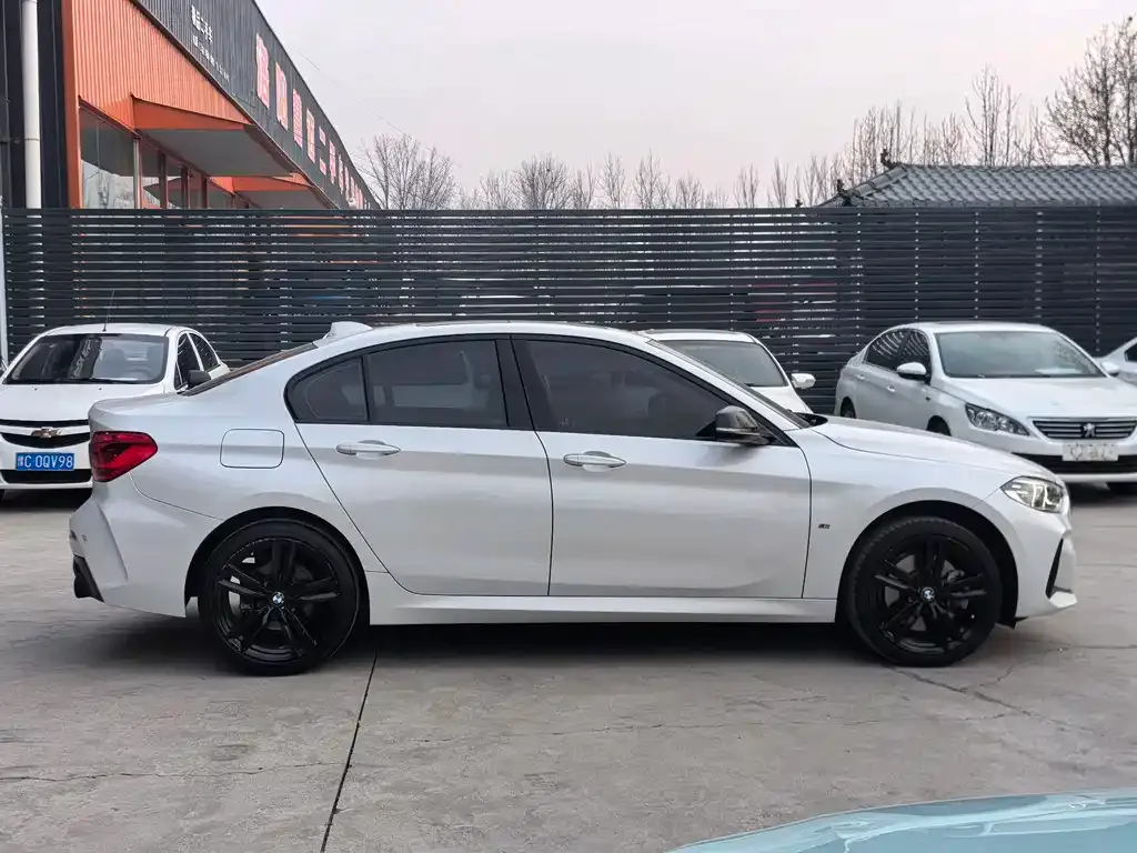 BMW 1 Series 2021 из CN, фото 4