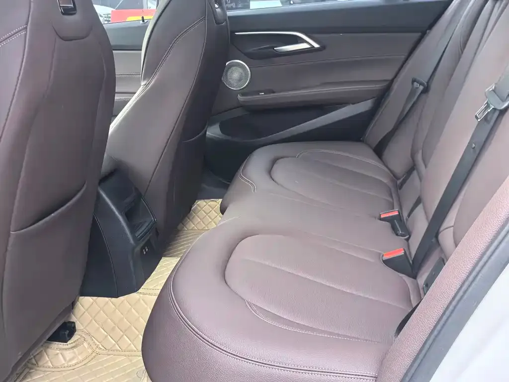 BMW 1 Series 2021 из CN, фото 8