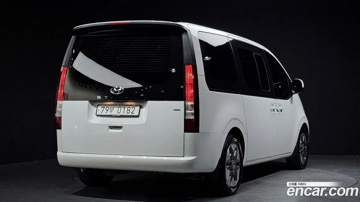Hyundai Staria — фото 2
