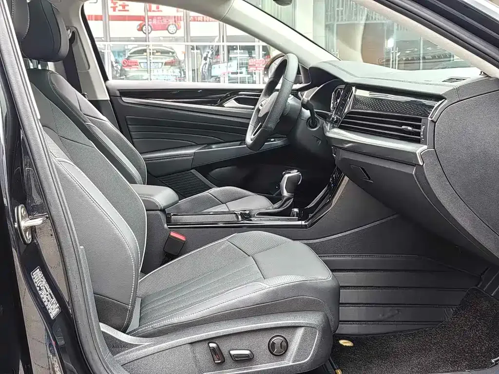 Volkswagen Passat 2024 из CN, фото 9