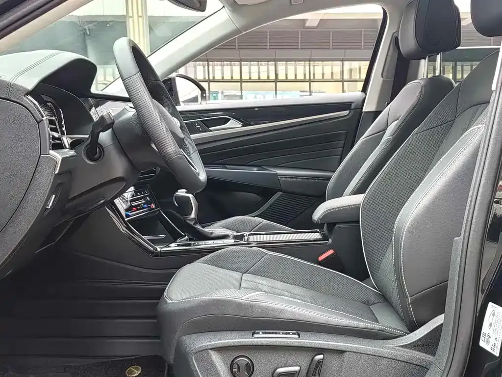 Volkswagen Passat 2024 из CN, фото 6