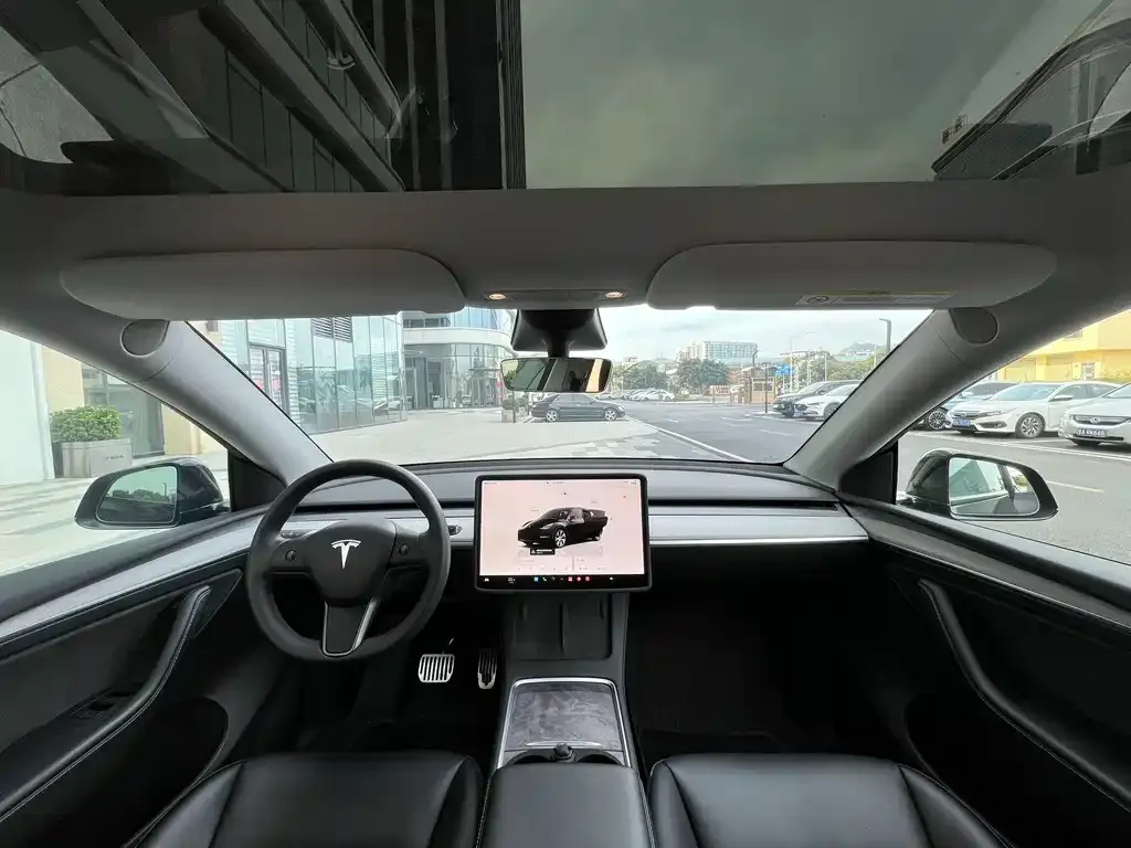 Tesla Model Y — фото 3