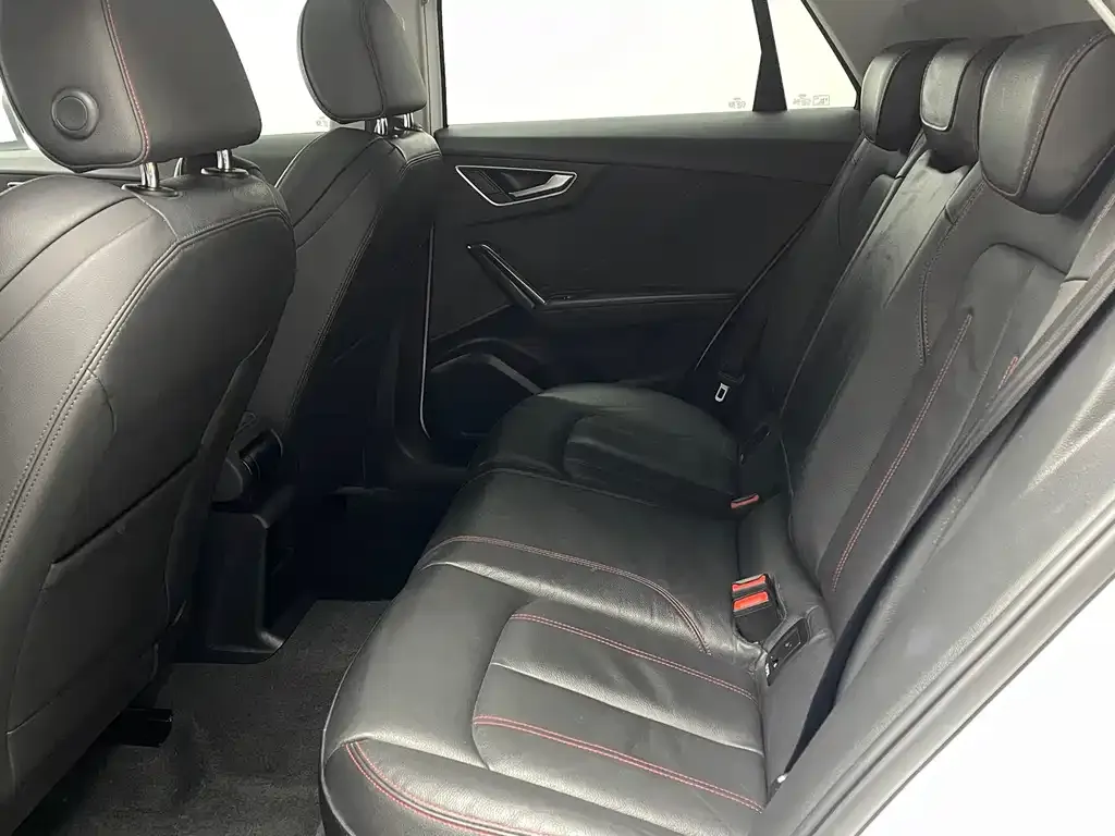 Audi Q2L 2024 из CN, фото 5