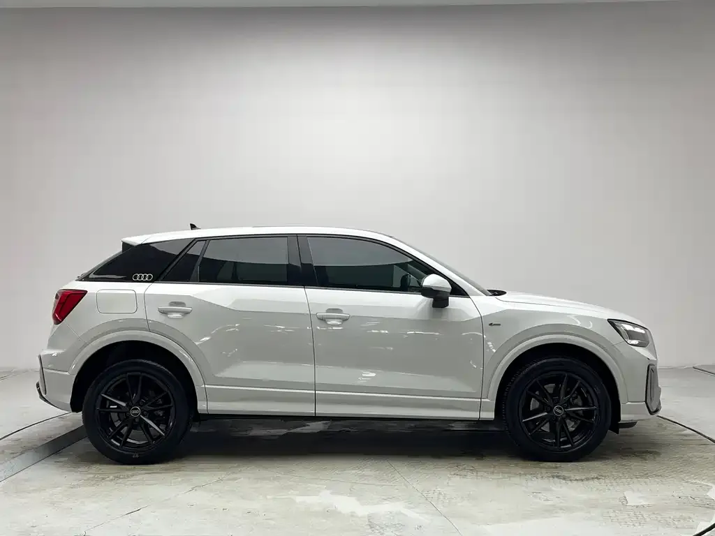 Audi Q2L 2024 из CN, фото 7