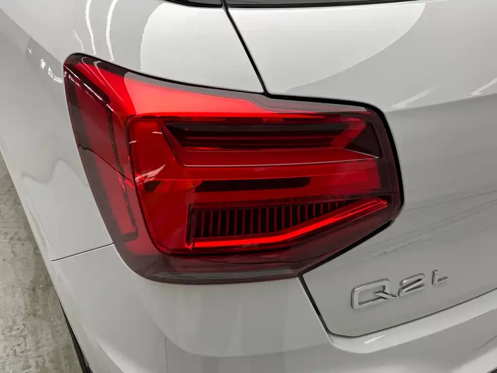 Audi Q2L 2024 из CN, фото 4