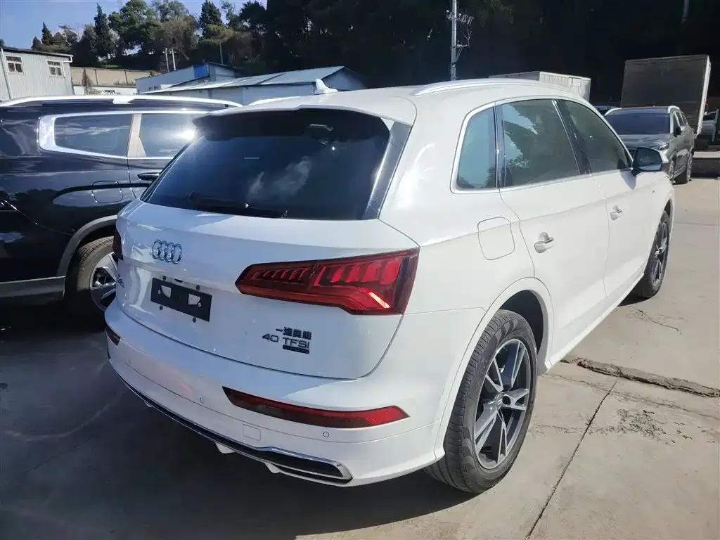 Audi Q5L 2021 из CN, фото 2