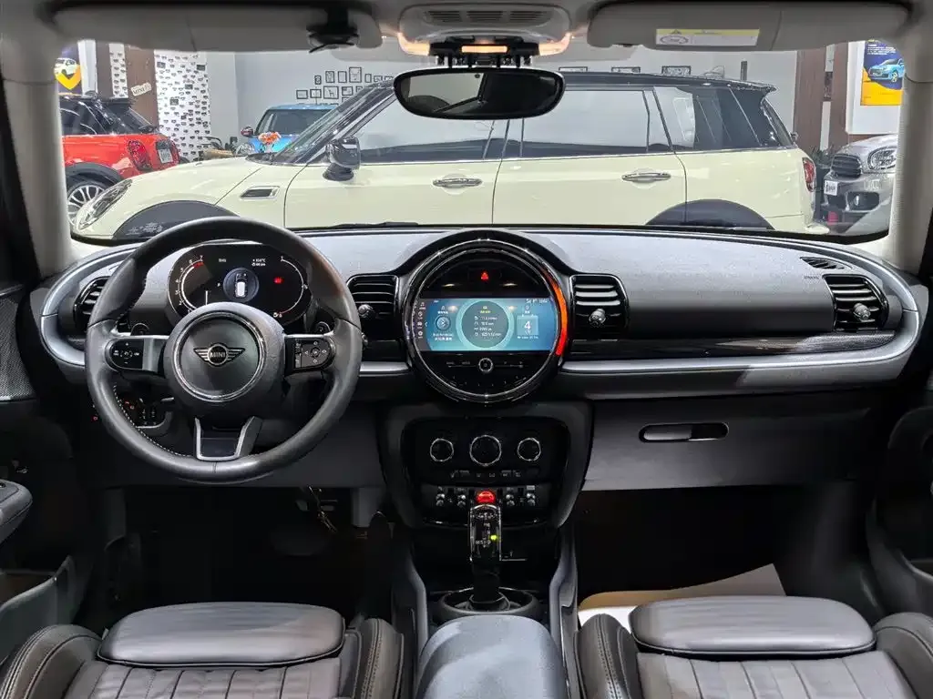 MINI Clubman — фото 2