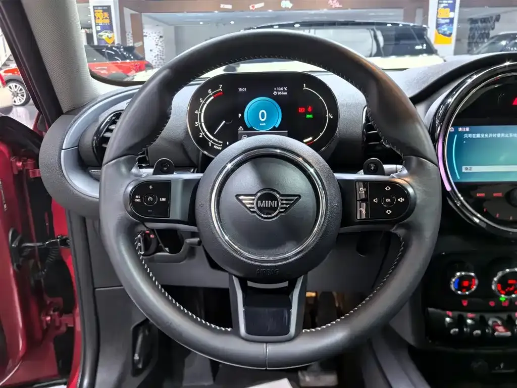 MINI Clubman — фото 6