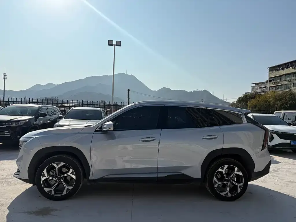 Geely Boyue L 2025 из CN, фото 2