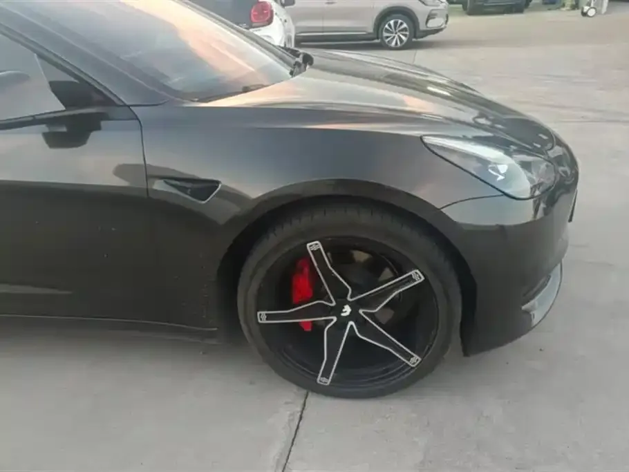 Tesla Model 3 — фото 2