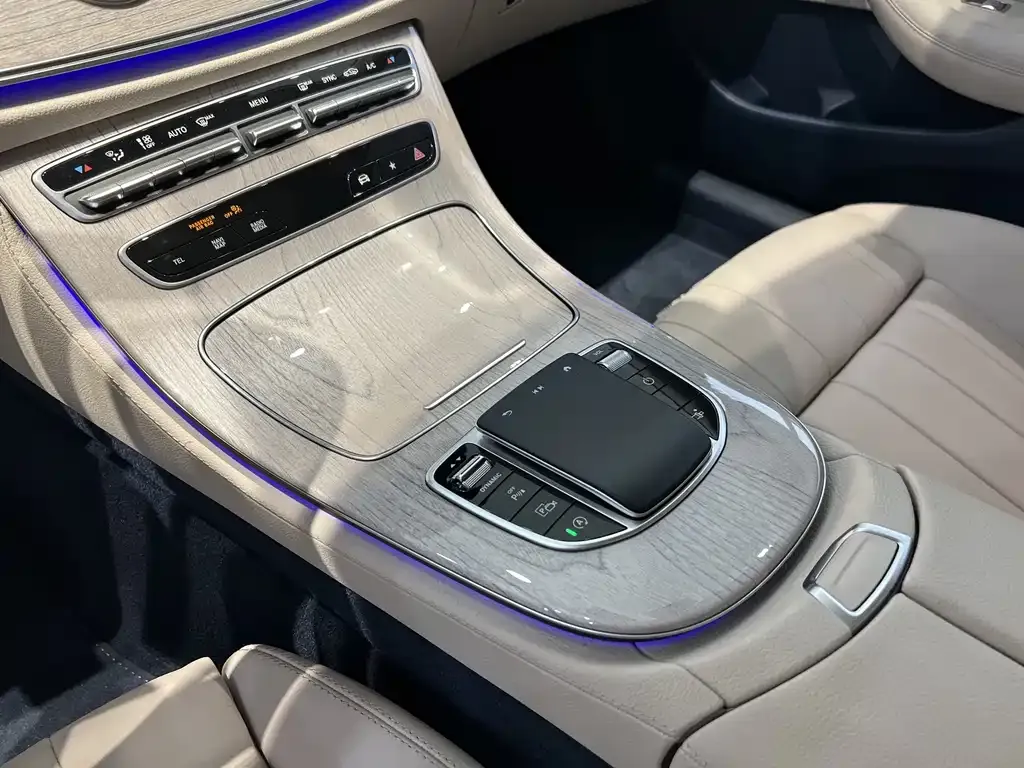 Mercedes-Benz E-Class (Import) — фото 9