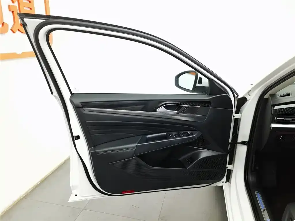 Volkswagen Passat New Energy 2021 из CN, фото 8