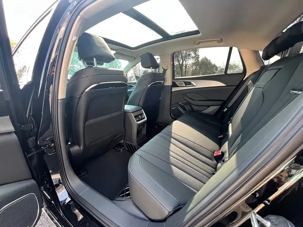 Hongqi H5 2024 из CN, фото 2