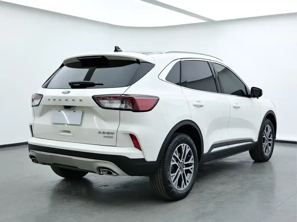 Ford Escape 2023 из CN, фото 4