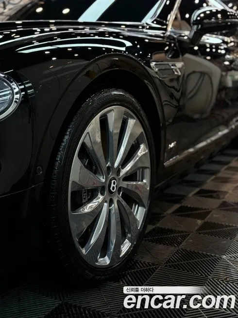 Bentley Flying Spur 2021 из KR, фото 3