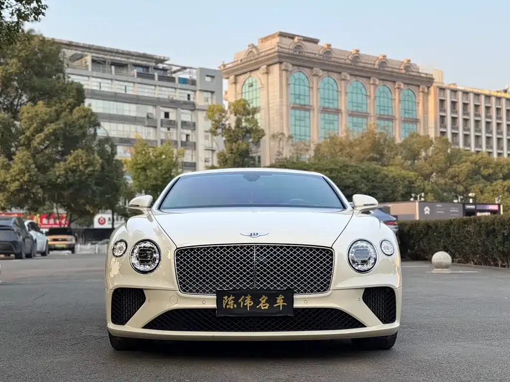 Bentley Continental 2023 из CN, фото 2