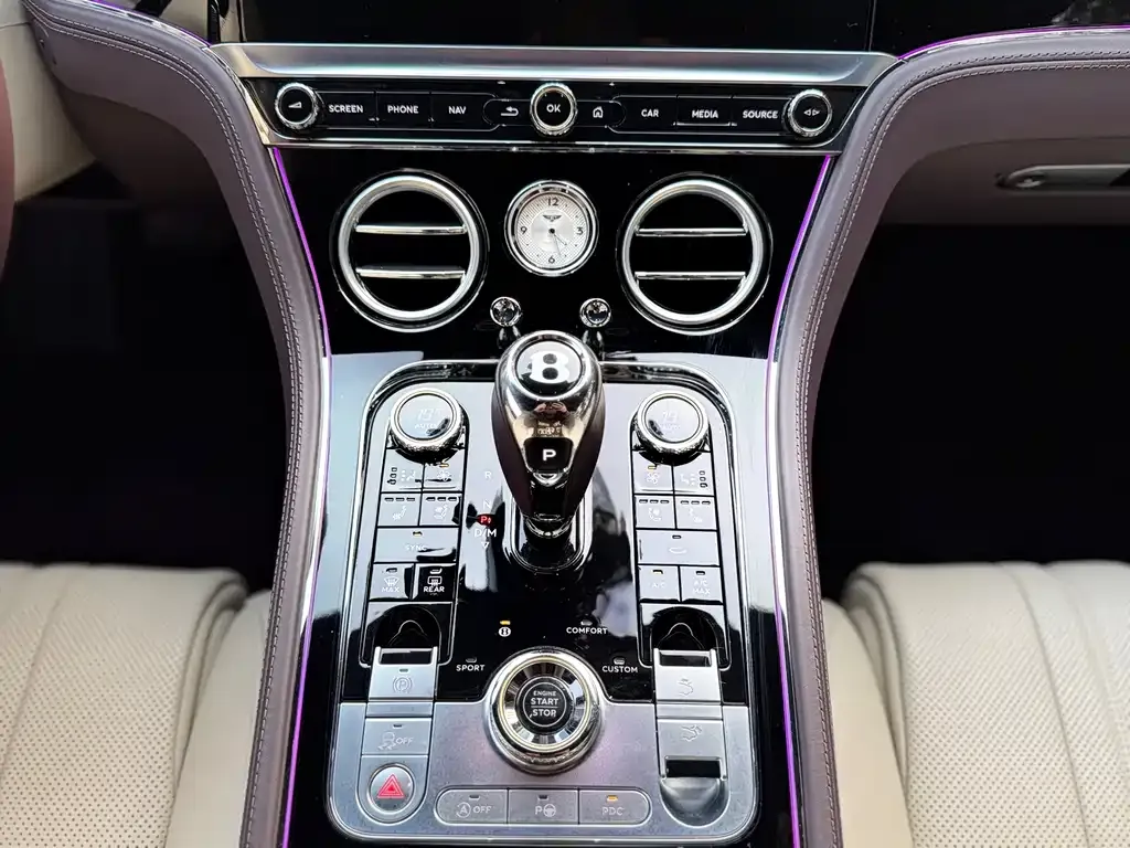 Bentley Continental 2023 из CN, фото 3