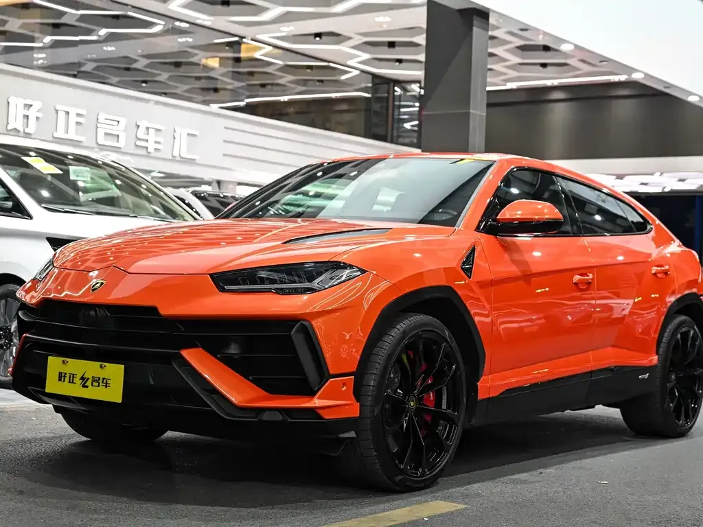 Lamborghini Urus — фото 1