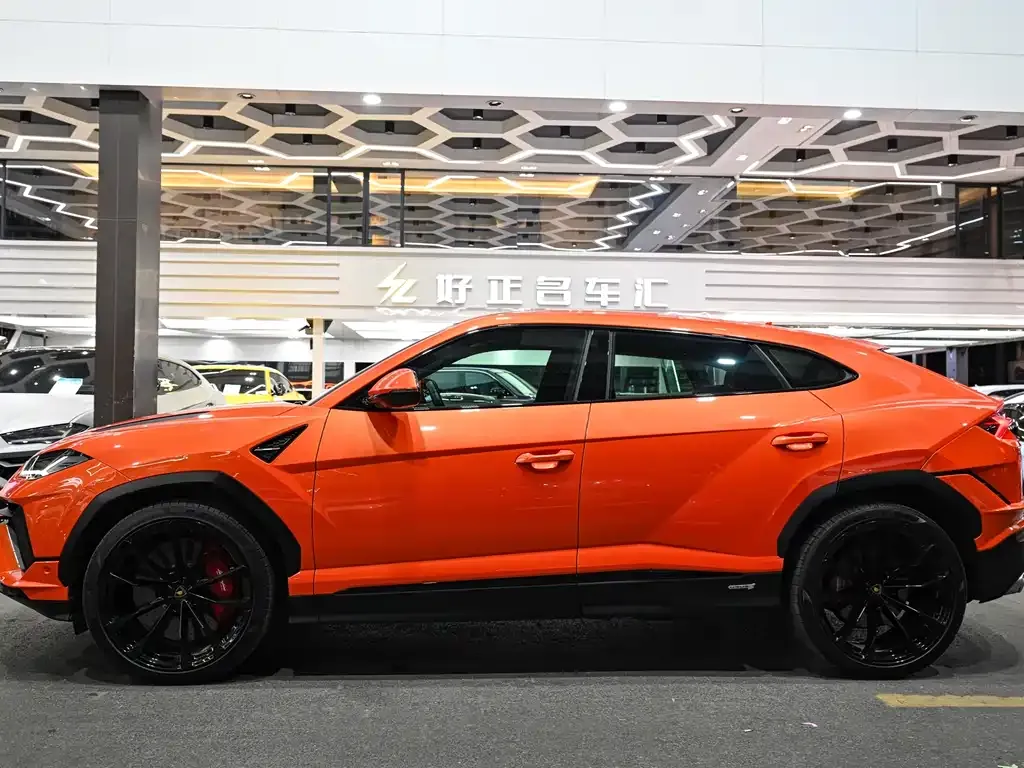 Lamborghini Urus — фото 5