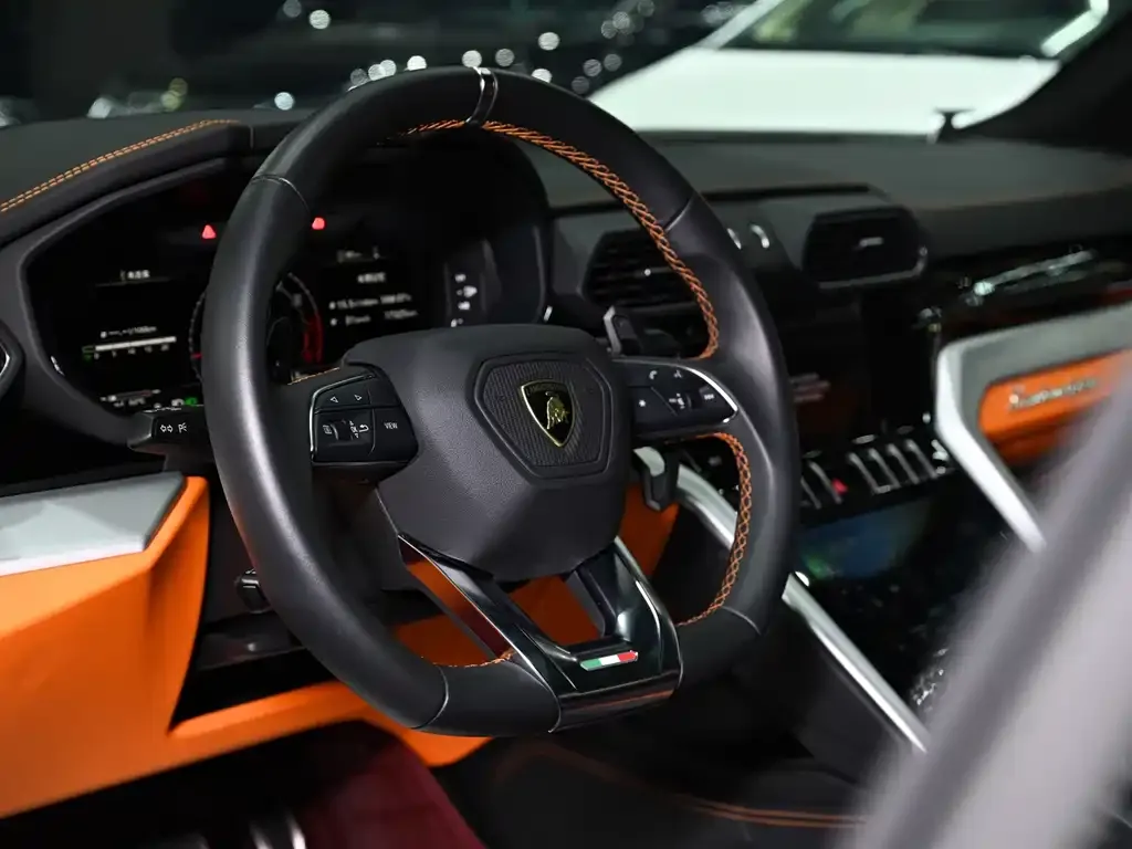 Lamborghini Urus — фото 2