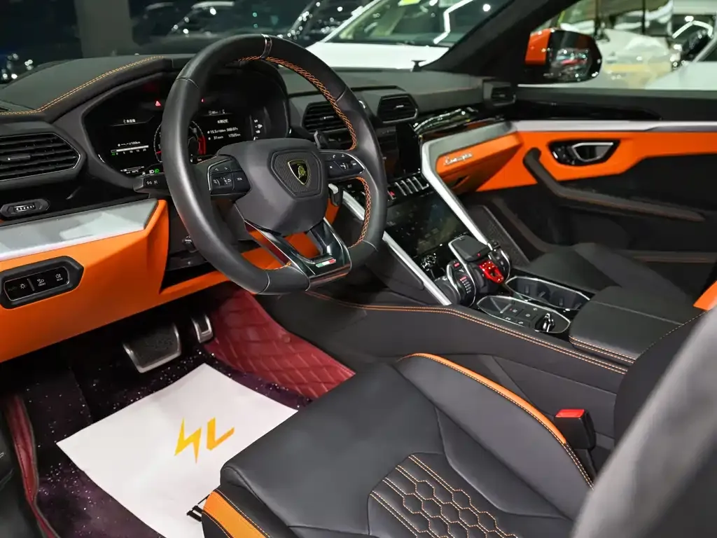 Lamborghini Urus — фото 9