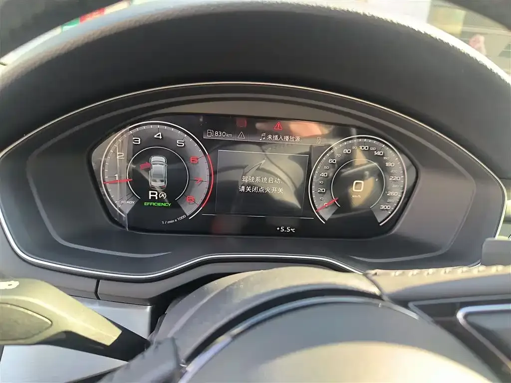 Audi A4L 2022 из CN, фото 6
