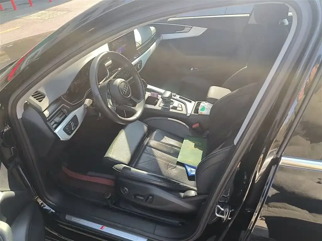 Audi A4L 2022 из CN, фото 9