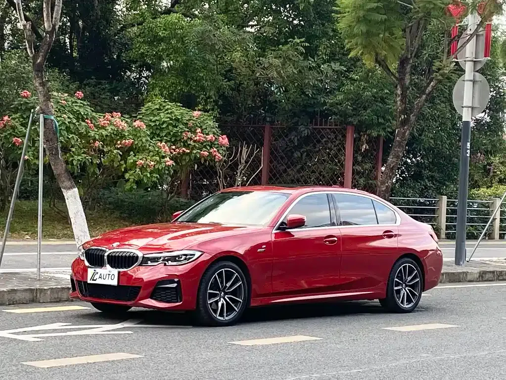BMW 3 Series 2022 из CN, фото 1