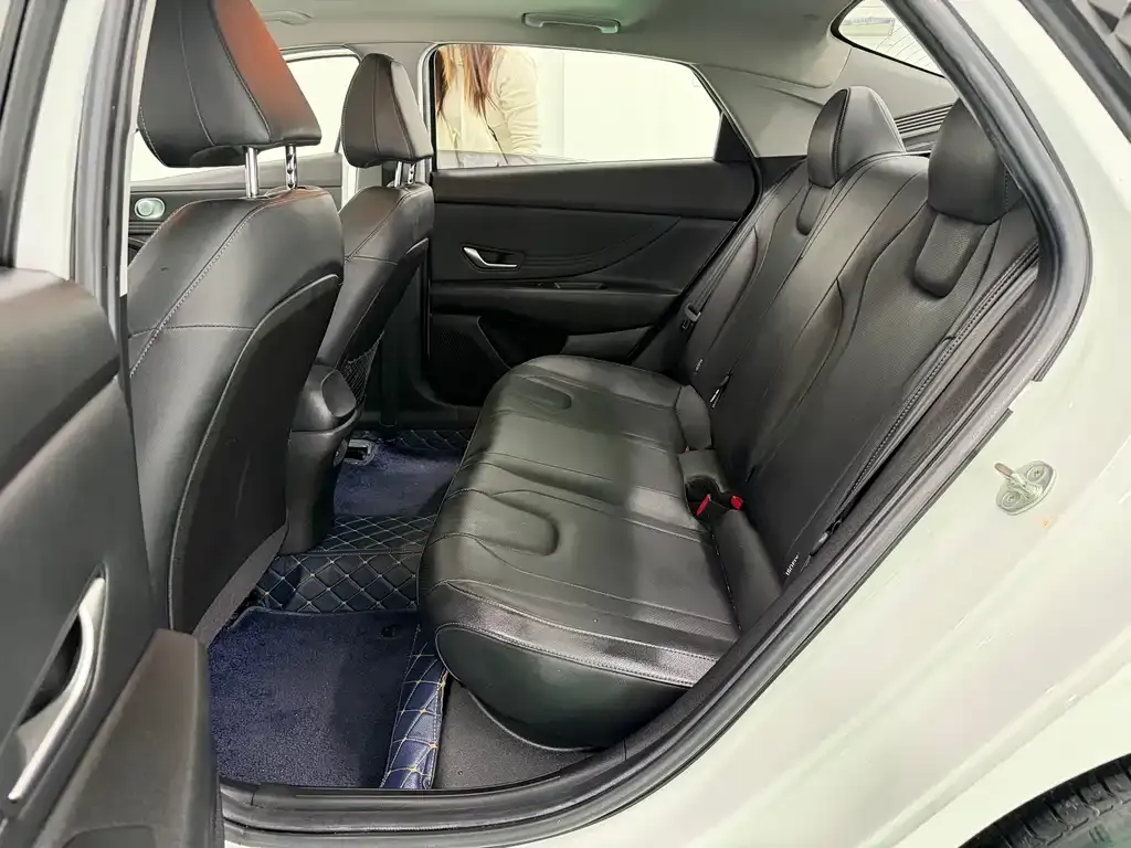 Hyundai Elantra 2022 из CN, фото 8
