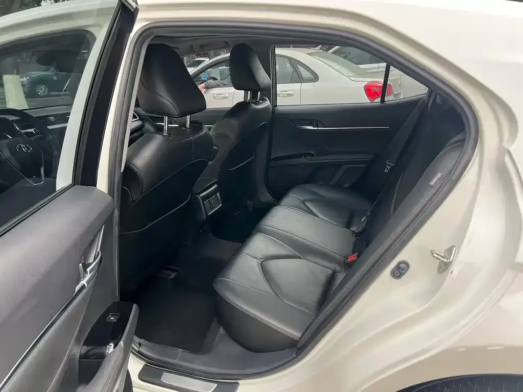 Toyota Camry 2021 из CN, фото 3