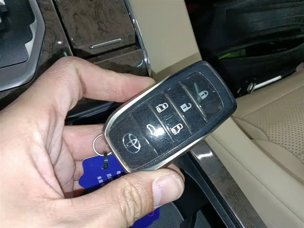 Toyota Vellfire 2022 из CN, фото 2