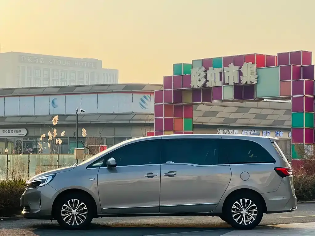 Buick GL8 2022 из CN, фото 3