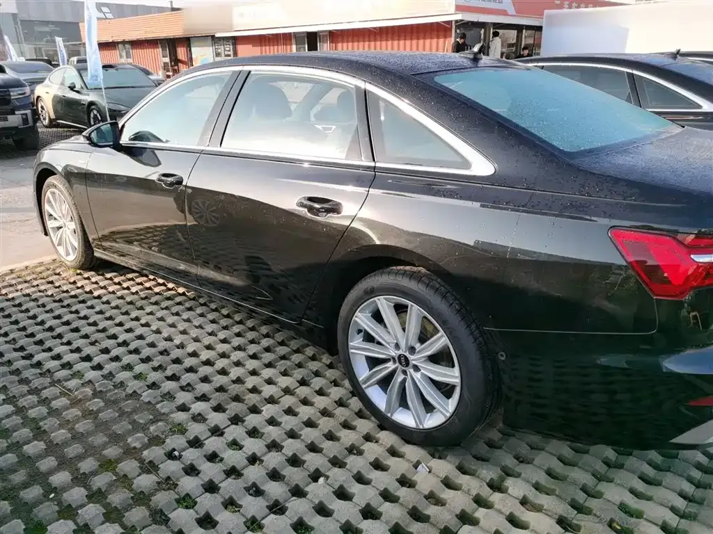 Audi A6L 2024 из CN, фото 10